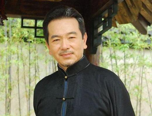 张晨光|出道37年的张晨光，到现如今为止无绯闻，与妻子恩爱如初