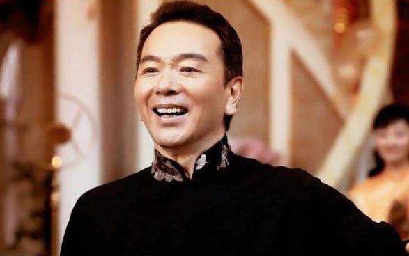 张晨光|出道37年的张晨光，到现如今为止无绯闻，与妻子恩爱如初