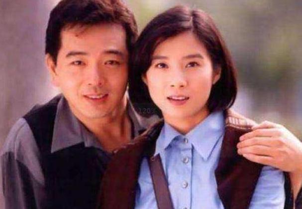 张晨光|出道37年的张晨光，到现如今为止无绯闻，与妻子恩爱如初