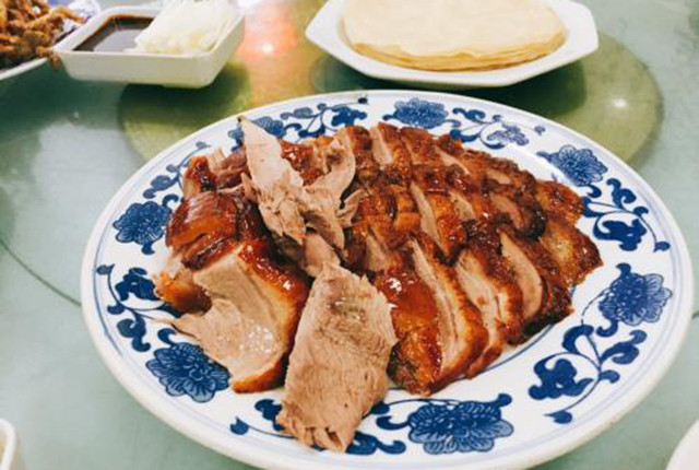 全聚德|大降价、取消服务费！全聚德的鸭子“飞不动了”？网友：谁吃谁冤