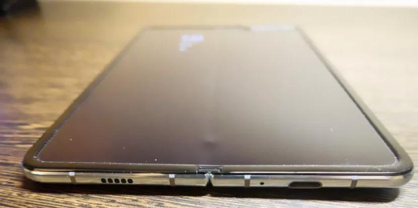 lg手机|LG的“卷轴”柔性屏，技术可期，前景未卜？