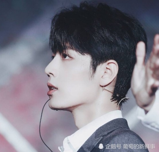 肖战|肖战新单曲销售额破亿，史无前例的钻石级单曲，粉丝们深藏功与名