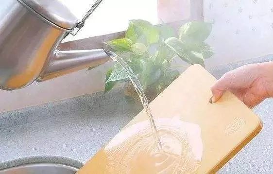 西瓜|吃瓜吃不对要命？吃剩的西瓜怎么处理最安全？