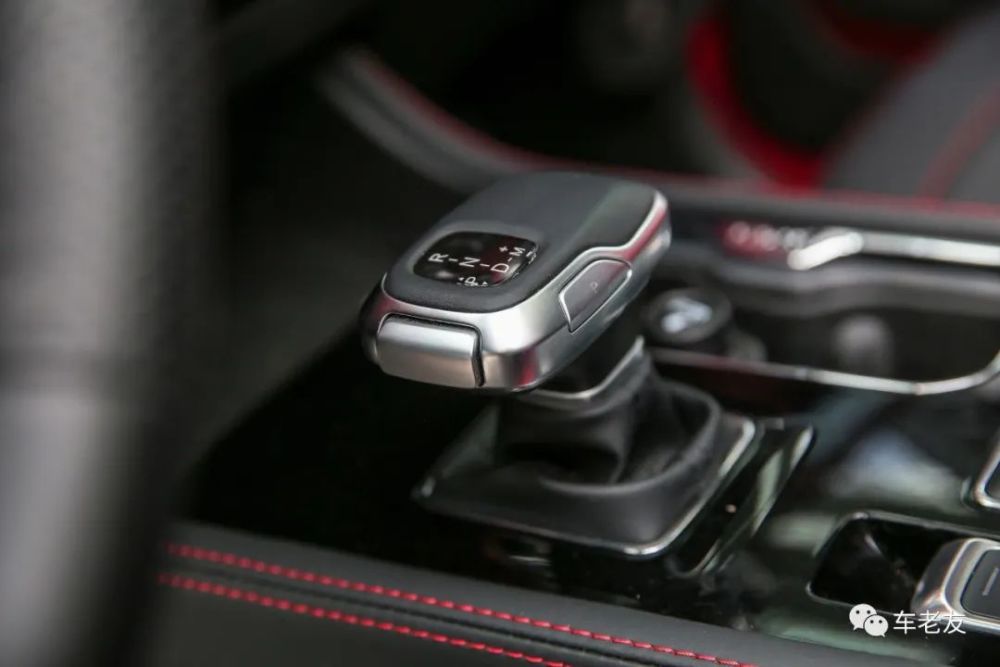 越野车|那些等着开坦克的人，先看看这台敞篷越野车