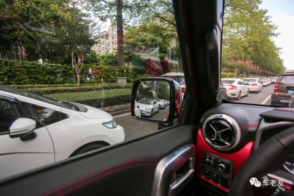 越野车|那些等着开坦克的人，先看看这台敞篷越野车