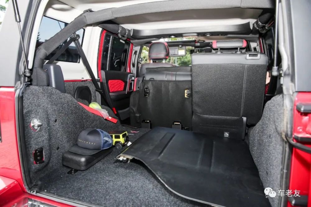 越野车|那些等着开坦克的人，先看看这台敞篷越野车