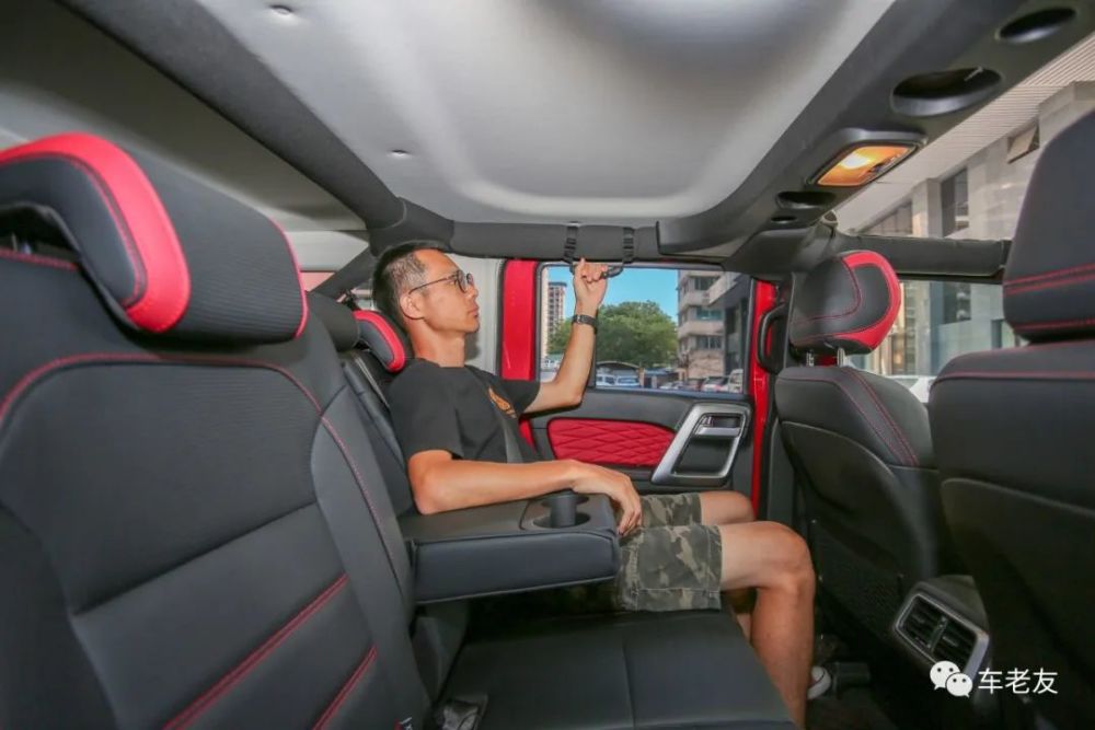 越野车|那些等着开坦克的人，先看看这台敞篷越野车