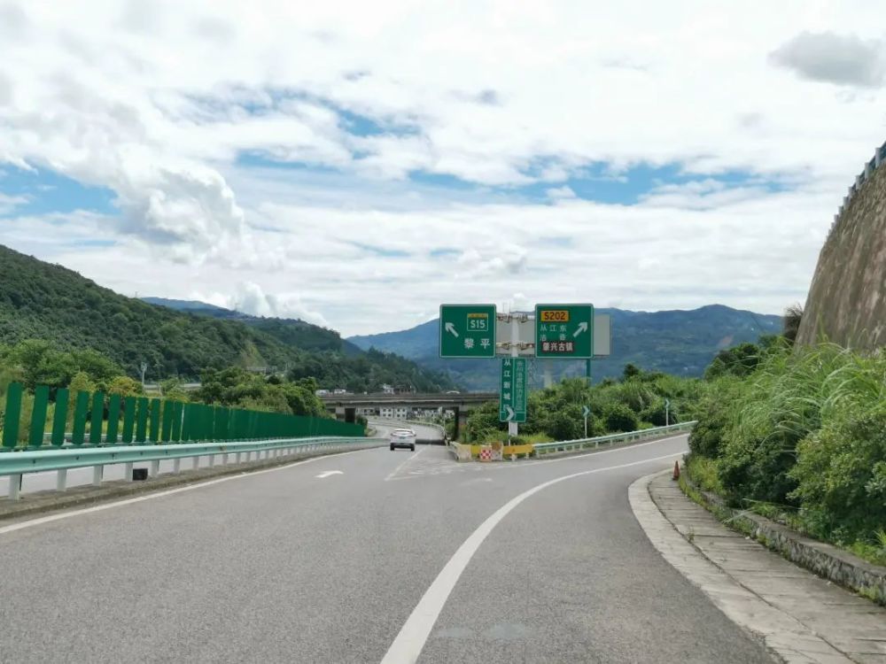 恢复通行记者从凯里高速公路管理处获悉,8月3日起,g76厦蓉高速往s15松