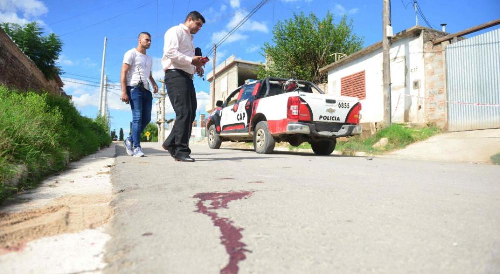 科尔多瓦|男子下午在街上和人打了一架，晚上在家门口被两枪打死