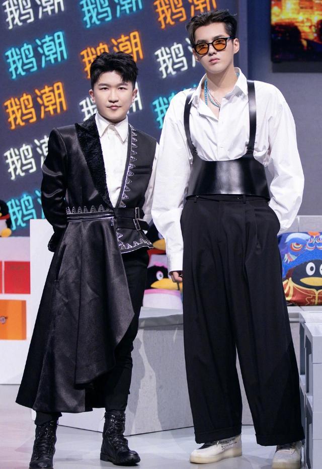 张大大|张大大晒与Baby杨幂同框照，三人盛装出席活动，例行合影闺蜜情深