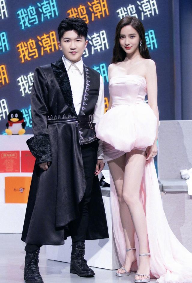 张大大|张大大晒与Baby杨幂同框照，三人盛装出席活动，例行合影闺蜜情深