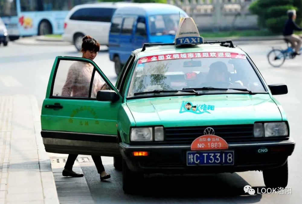 洛阳的桑塔纳出租车洛阳的现代出租车2012年拍摄的洛阳出租车未来
