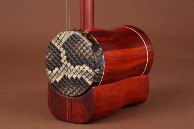 一首二胡曲道尽人间喜悲为何弓弦乐器之王二胡发展越来越倒退