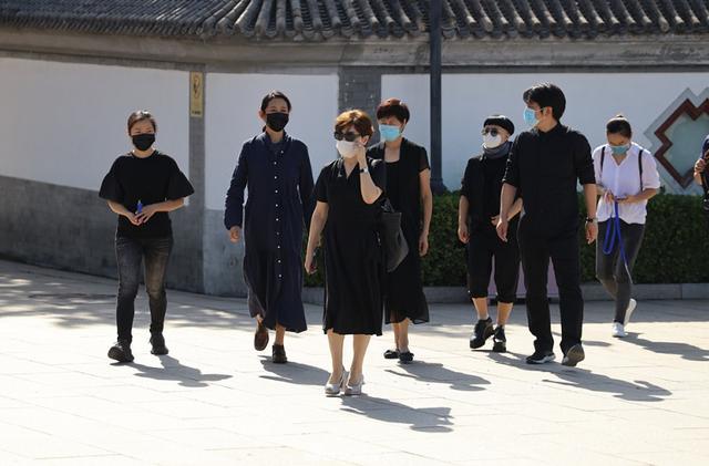 周立波|吃瓜日报丨郑嘉颖二胎再得一子；谢霆锋菜园惨遭冰雹破坏