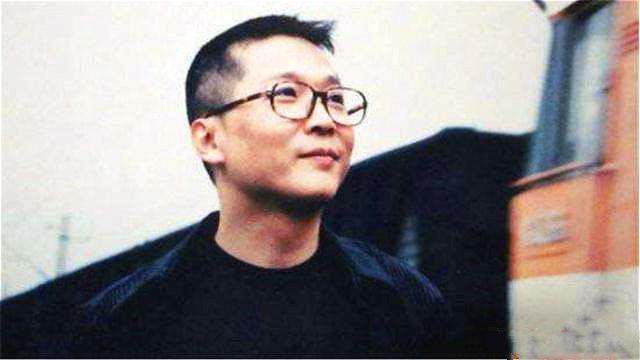 李春波|李春波：被誉为“中国民谣教父”，为何在最红的时候退出歌坛？