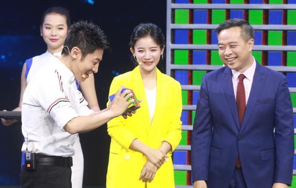 蔡紫|蔡紫主持事业进入正轨，成为央视节目常客，主持风格讨喜