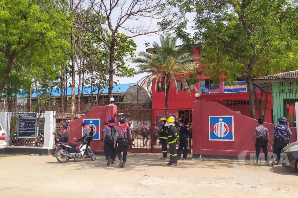 监狱|缅甸囚犯竟在网上分享自己的监狱生活？网友：在监狱还能玩手机？