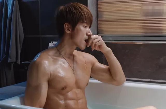 我好喜欢你|《我好喜欢你》首播！言承旭沈月像父女，配音出戏惹吐槽