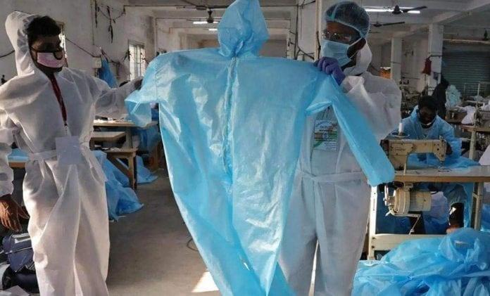 新冠病毒|印度小贩误把防护服当雨衣，顺手牵羊拿走后感染新冠病毒