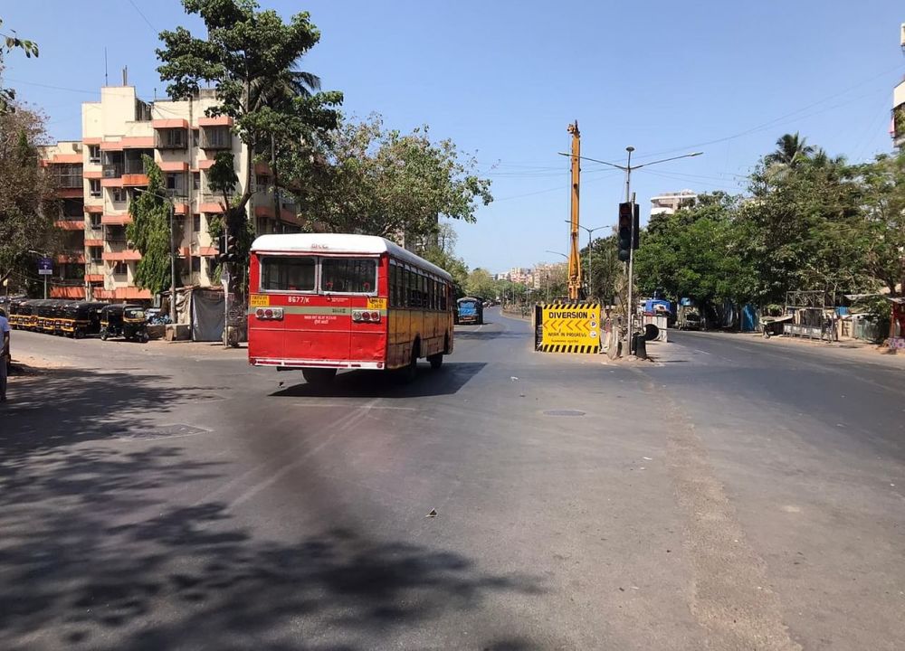 新冠病毒|印度小贩误把防护服当雨衣，顺手牵羊拿走后感染新冠病毒