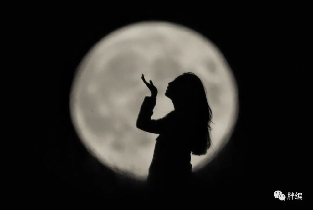 地平线|千万别在今晚23：59看月亮啊