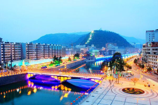 陕西省的这座小县城被兰汉高铁砸中在今年2月退出贫困县