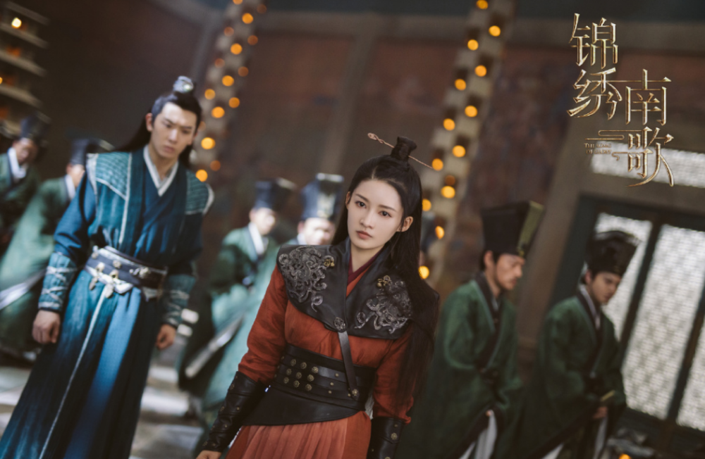 李沁|李沁也是耿直女孩？纯素颜出镜暴露皮肤真实状态，美颜前后差别大