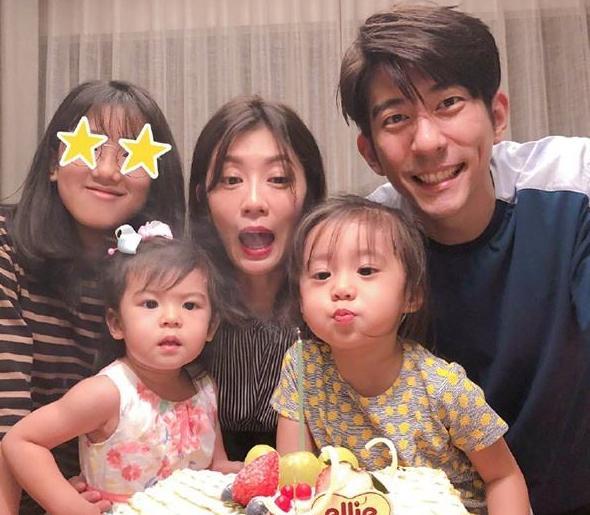 贾静雯|从落魄的大龄单亲妈妈，到坦然跟前夫合影，贾静雯总算逆袭了