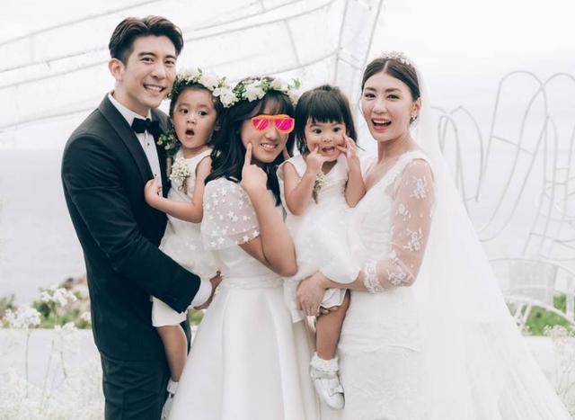 贾静雯|从落魄的大龄单亲妈妈，到坦然跟前夫合影，贾静雯总算逆袭了