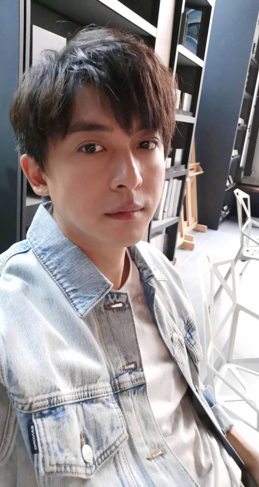 丁太昇|李佳航被赞爱情公寓最有种的男人，公开力挺好友，发文怒怼丁太昇