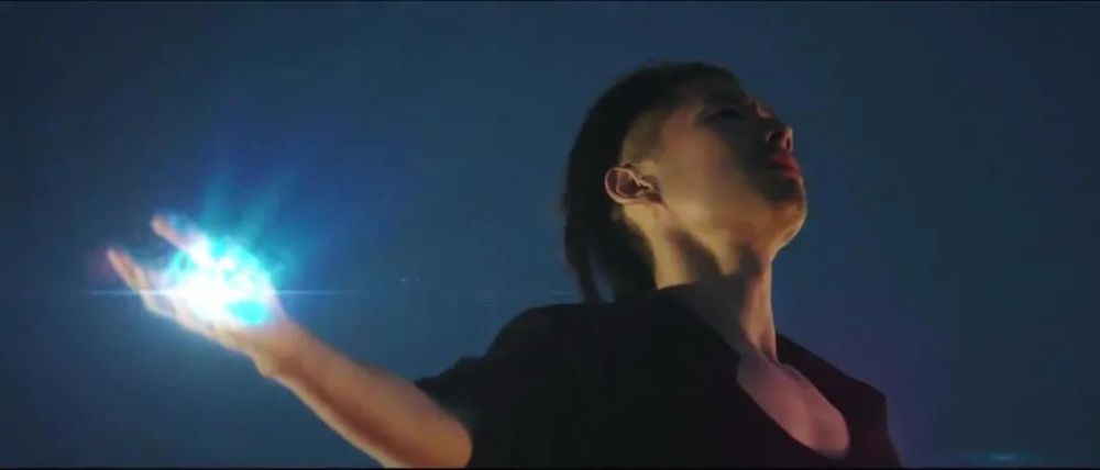 电磁王之霹雳父子|一上映就冲上热度榜第一，但这部国产超英电影实在太辣眼！