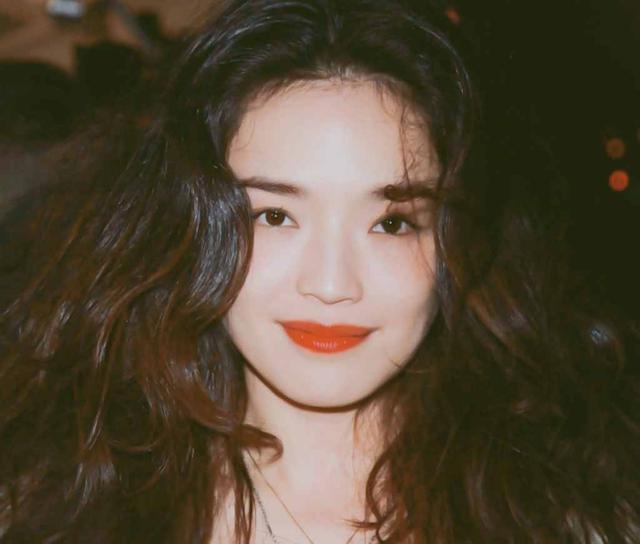 冯德伦|舒淇老公近况曝光！46岁冯德伦胡子花白，与舒淇甜蜜依偎秀恩爱