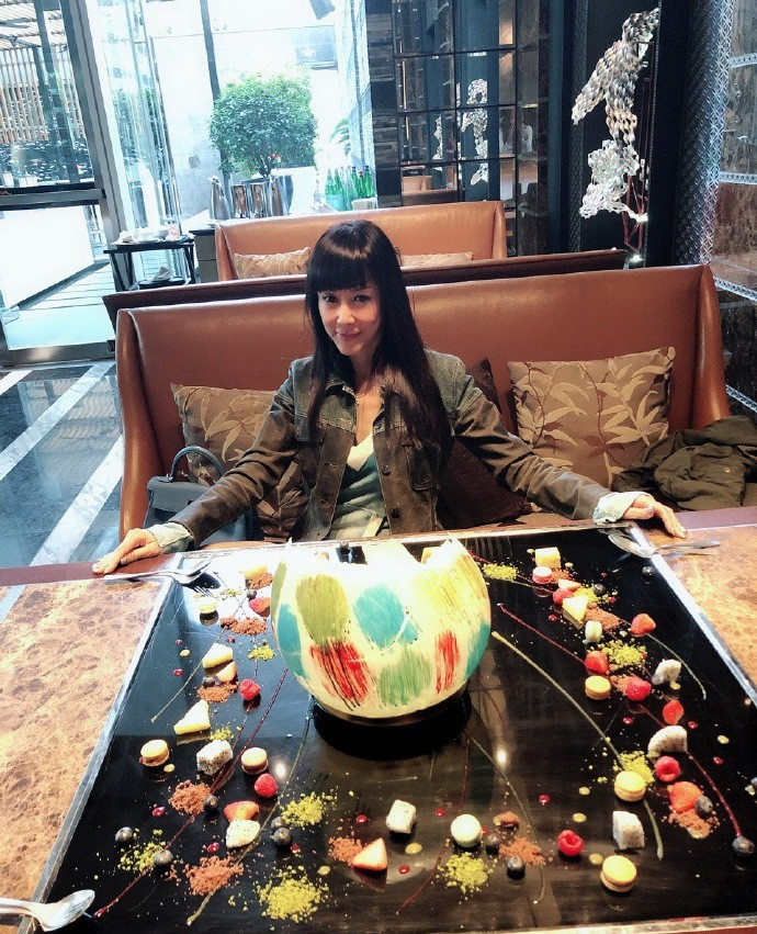 罗霈颖|59岁罗霈颖惊传离世，生前最后自拍照曝光，留下五套房子价值3亿