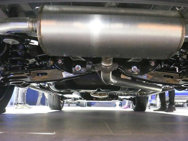 5t发动机和一台代号为4c20系列的2.