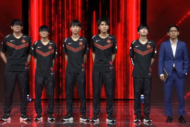 LPL比分：FPX以2-0战胜DMO，VG、EDG无缘季后赛！