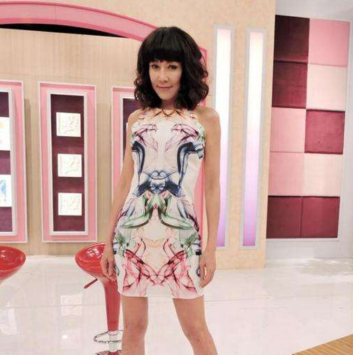 罗霈颖|《康熙来了》罗霈颖猝死家中，曾在刘真追悼会上埋怨老天太狠心