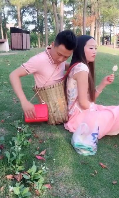 还记得成都 连体 夫妇吗 恩爱感动中国 如今败给现实离婚收场 成都 婚姻 离婚 夫妇 钟欣潼 阿波