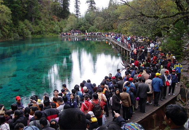 这些景区看的不是风景，而是人头