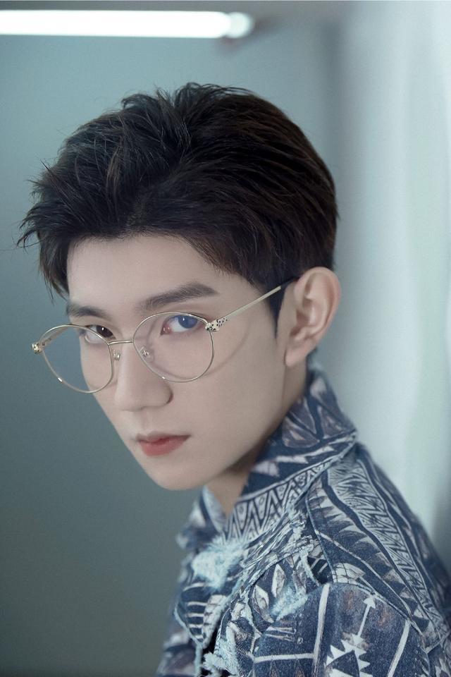 tfboys|TFBOYS成员王源：身为流量明星却一心追求原创音乐，崇尚爱和自由