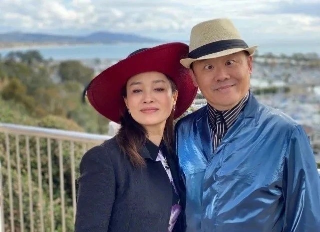 周立波|周立波豪宅中做美食，唐爽疑似不服输，发文暗讽周立波夫妻