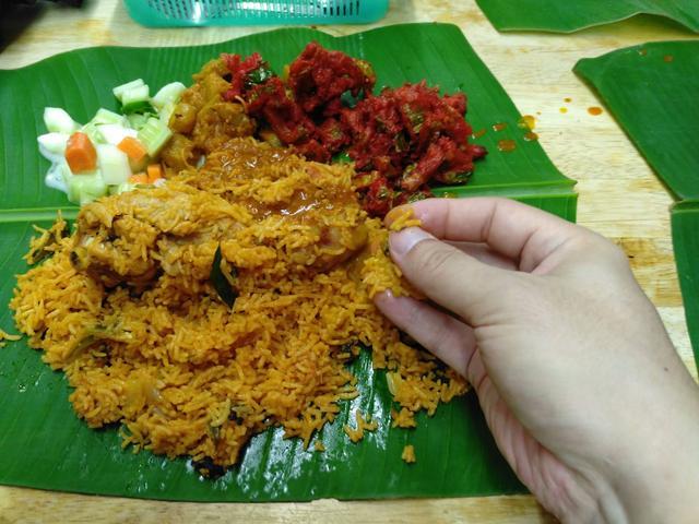 为什么印度人吃饭都用手抓,亲身体验印度手抓饭——吃在大马