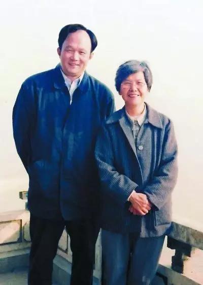 考古|留守女孩676分报北大考古却被喷没“钱”途背后大佬纷纷出来撑腰