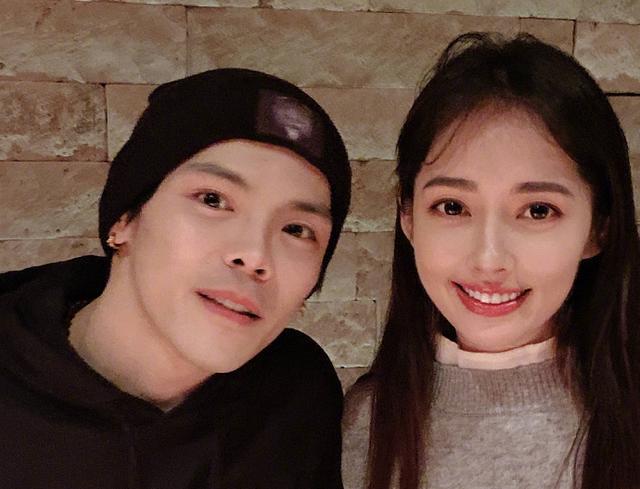 郭碧婷|向佐飞台北陪郭碧婷待产？向太默认并透露不好消息，结婚登记过期