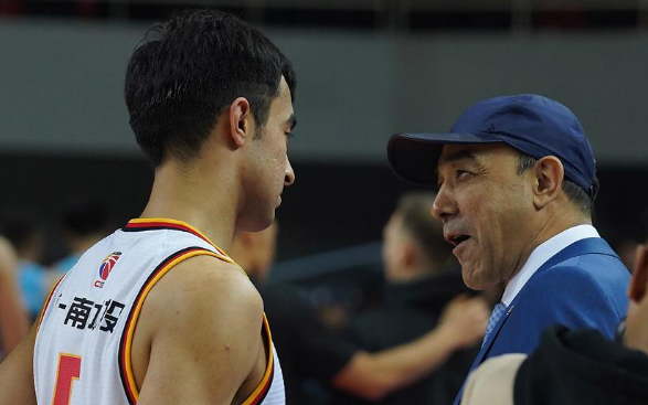 广东队|三英战吕布！广东队“冠军专业户”不保？新疆队将剑指总冠军宝座