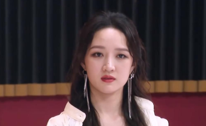 张含韵|《姐姐》再曝魔鬼剪辑，张含韵无辜被网暴数周，孟佳直播澄清真相