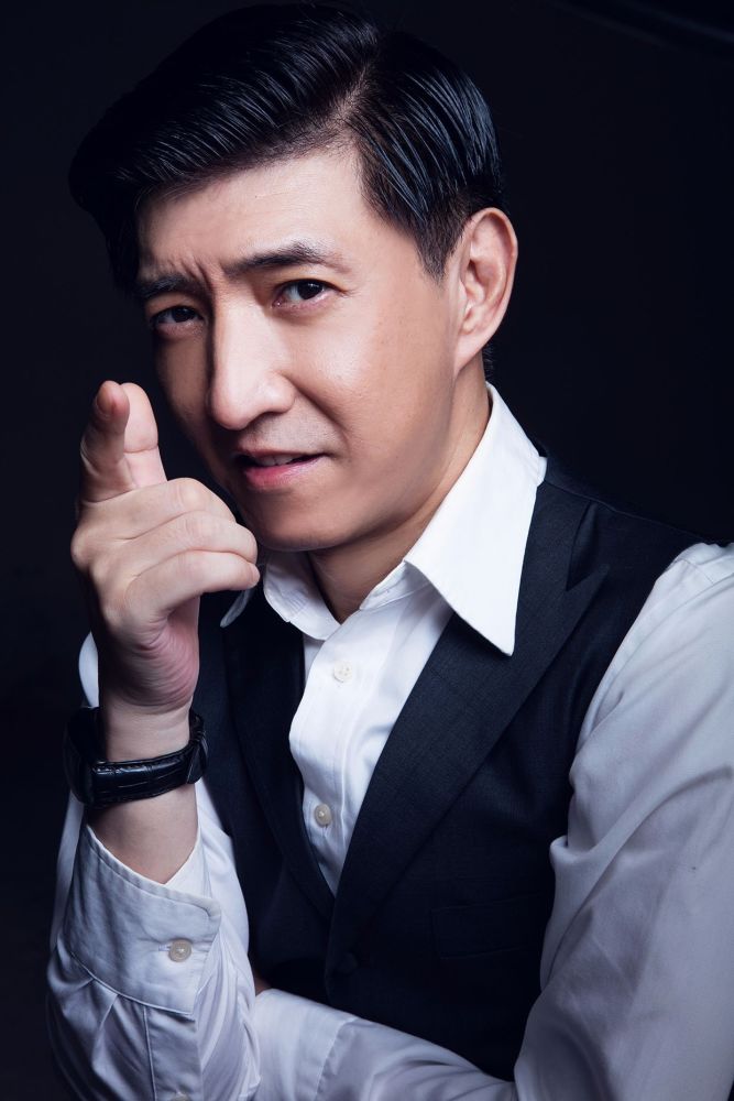 高冬平当然,这些都是成功的案例,也有不灵的,一向以一脸正气示人的