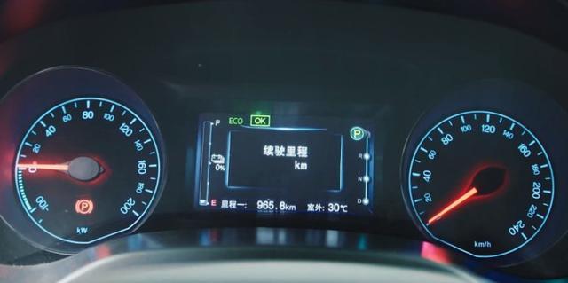 言承旭|浮夸做作，演技碎一地，言承旭沈月演情侣真的太违和