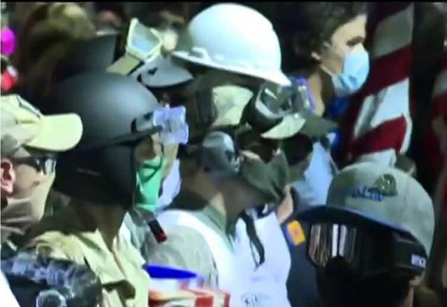 波特兰|一夜传出150声枪响！波特兰居民：我明明在美国，却更像活在战区