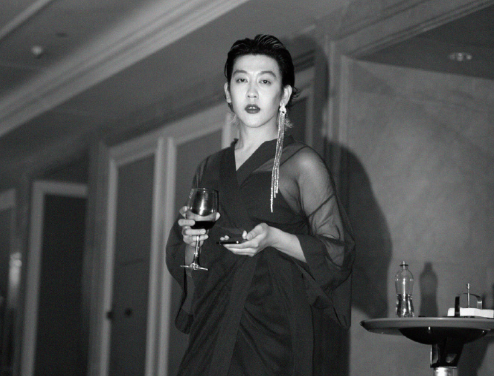 姜思达|好好一男的为啥穿女装？穿裙子的姜思达辣瞎我的眼