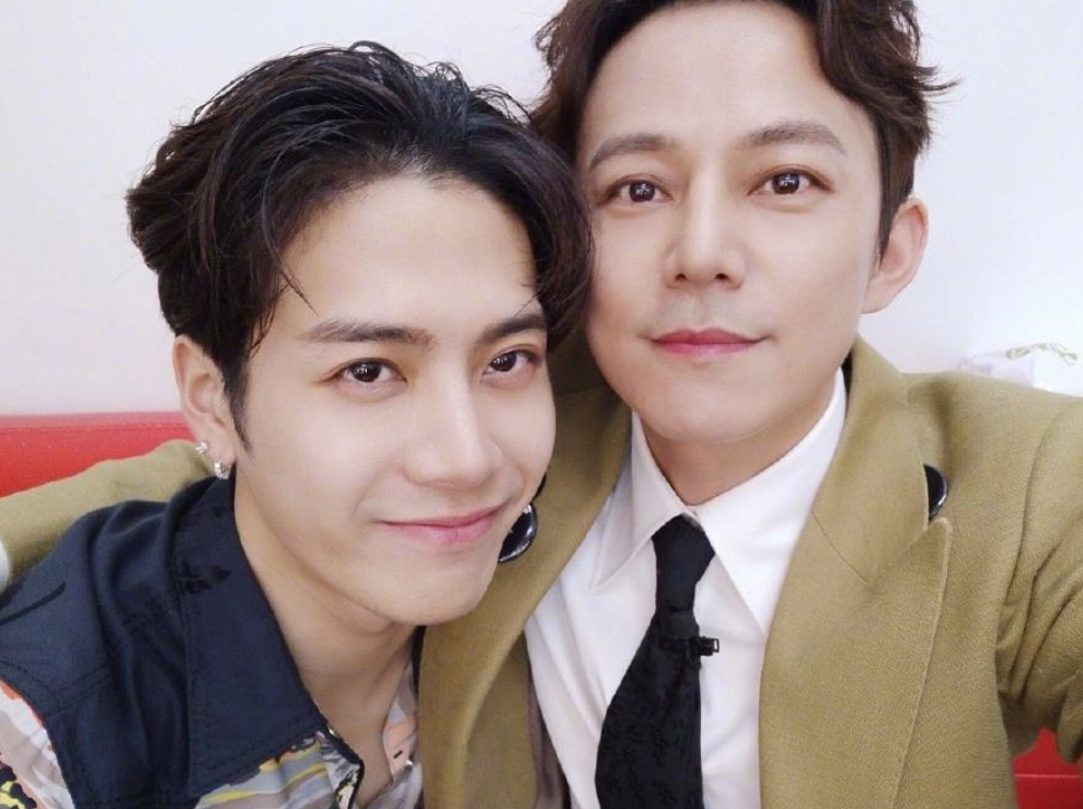 何炅|曝何炅现身同性酒吧被偶遇，何炅晒近况曝光真相